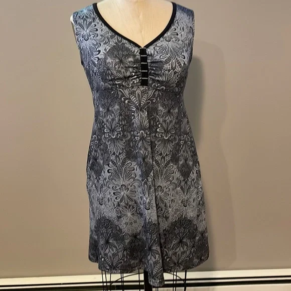 Gerry sleeveless A line paisley dress with pockets and bra top - Picture 1 of 7